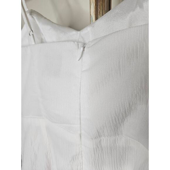 NWT Hello Molly White Cut Out Dress Bride/ Shower/ Bachelorette Size  6 - Picture 9 of 16